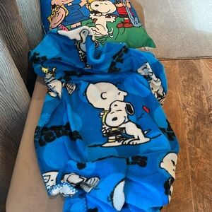 Peanuts Snoopy Best Friends Blue Blanket with Pillow